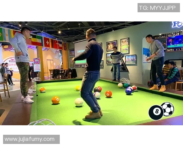 剪映足球猜球星挑战玩法揭秘，轻松制作高互动性足球视频教程