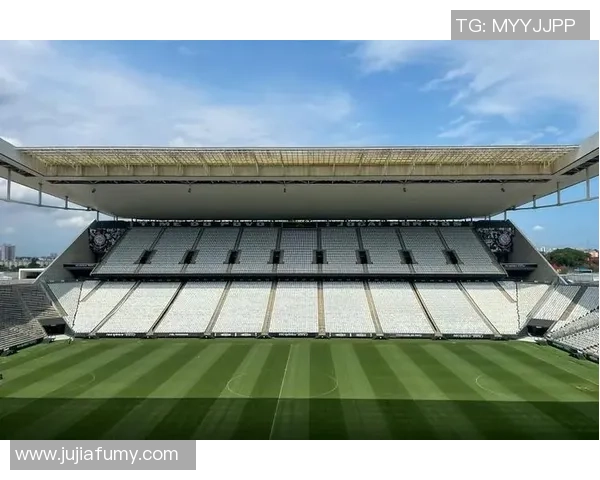 十一位足坛传奇球星携手谱写荣耀征程见证绿茵场巅峰时刻