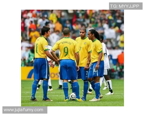 足球传奇球星精彩瞬间集锦 展现技艺与激情的完美融合